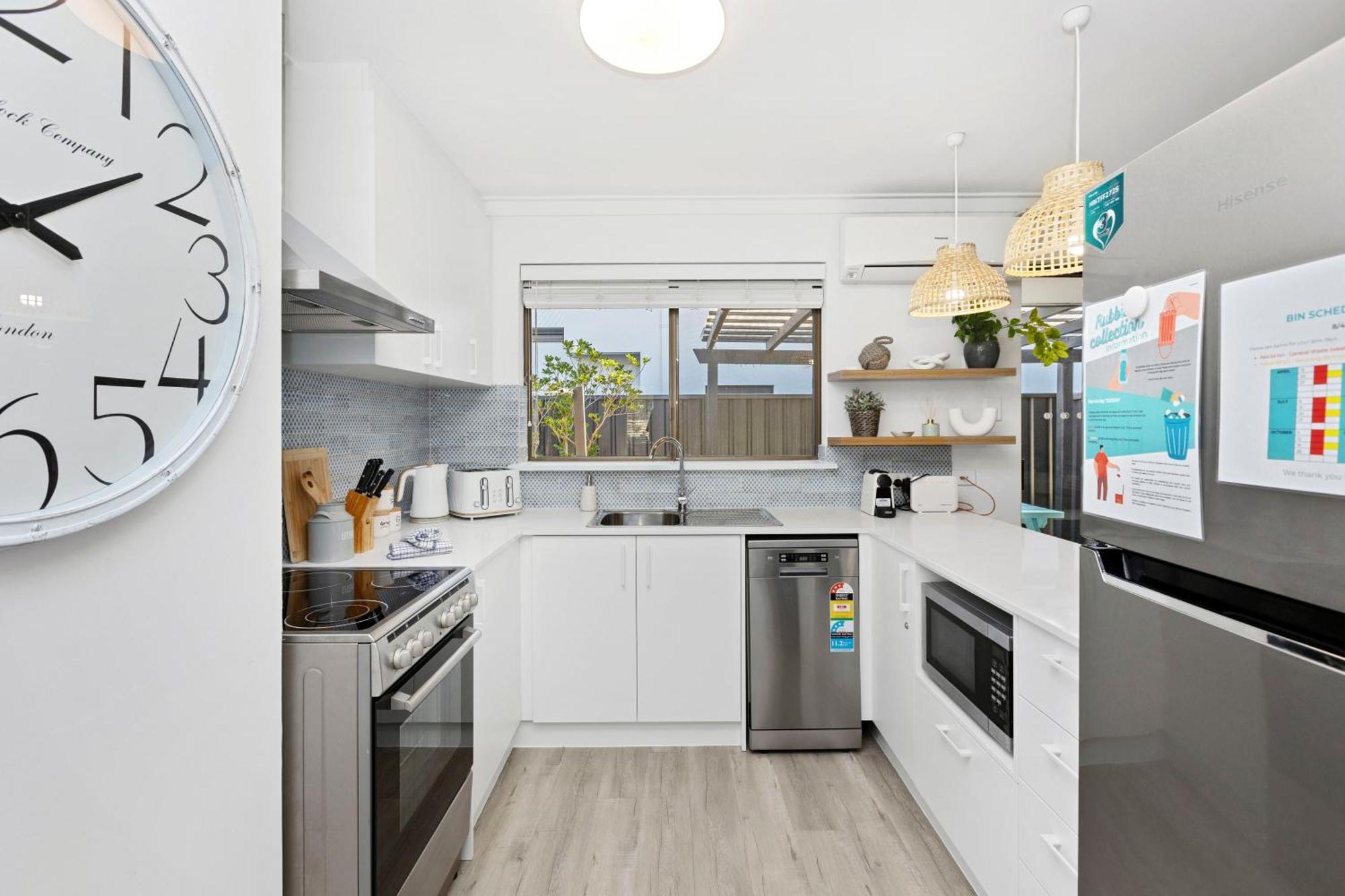 הוילה פרת'' Coastal Convenience! Walk To The Shops & Cafes... מראה חיצוני תמונה